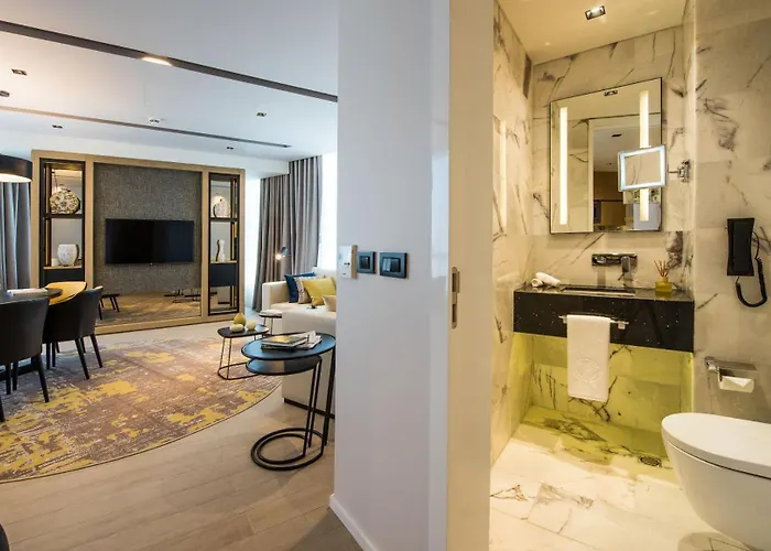 Westside Residences By Rotana מלון דירות 4*