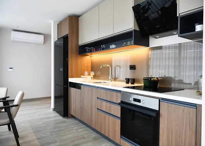 Ξενοδοχείο με διαμερίσματα Westside Residences By Rotana 4*